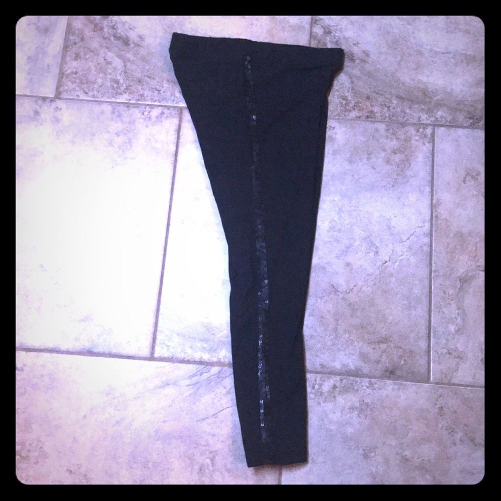 ❤️Aeropostole Black Leggings with Sequin Accent